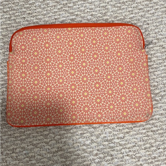 Laptop case - Picture 1 of 2